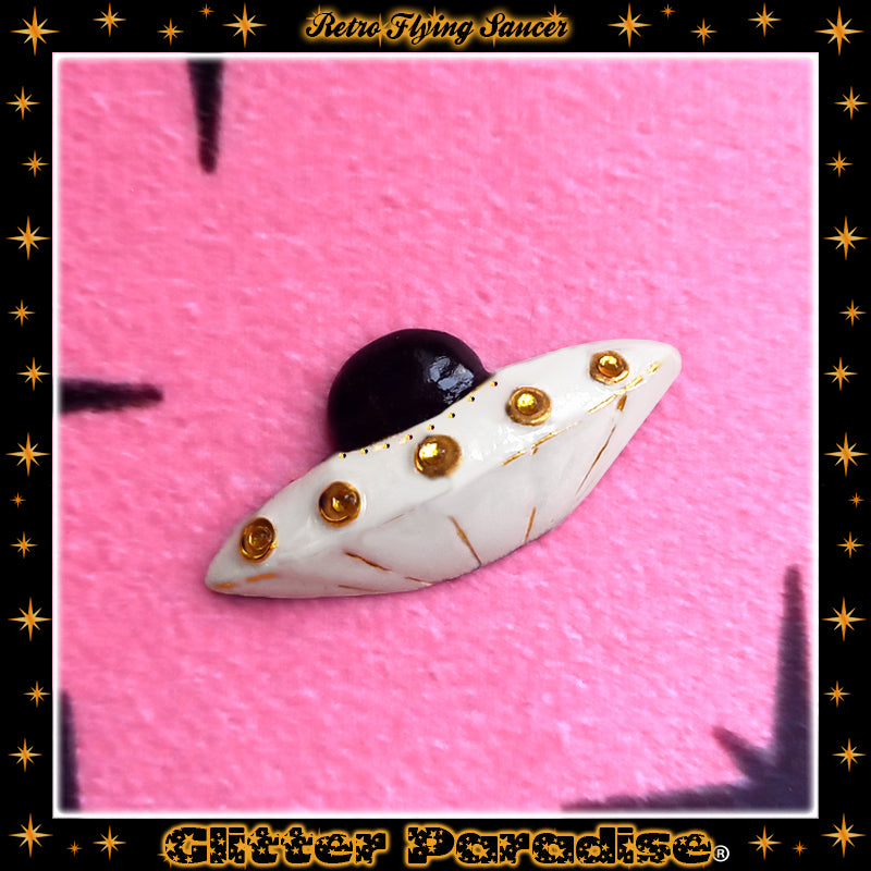 Brooch: Retro Flying Saucer