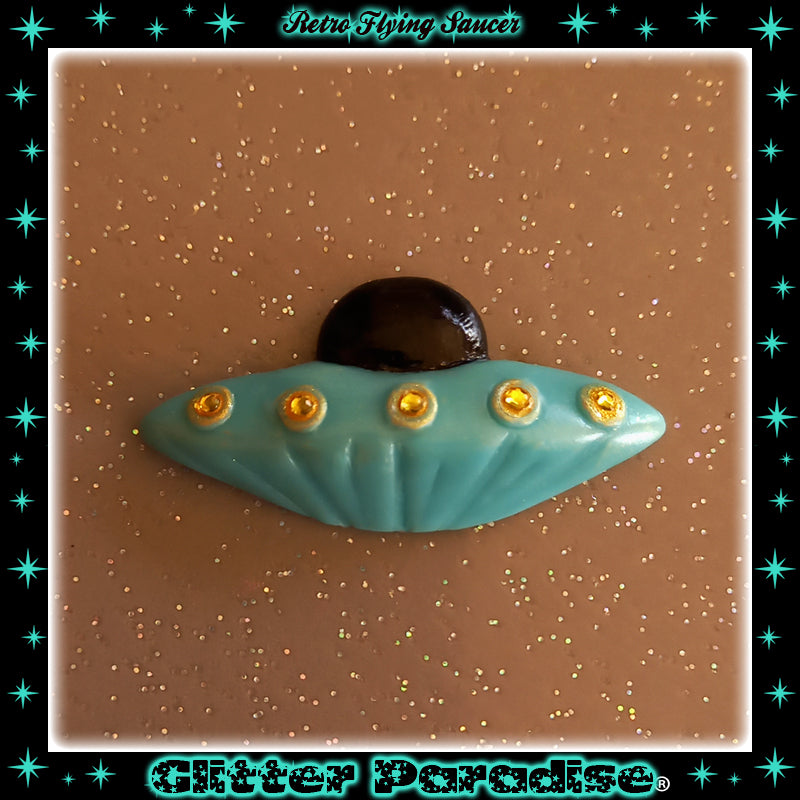 Brooch: Retro Flying Saucer