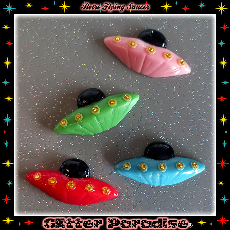 Brooch: Retro Flying Saucer