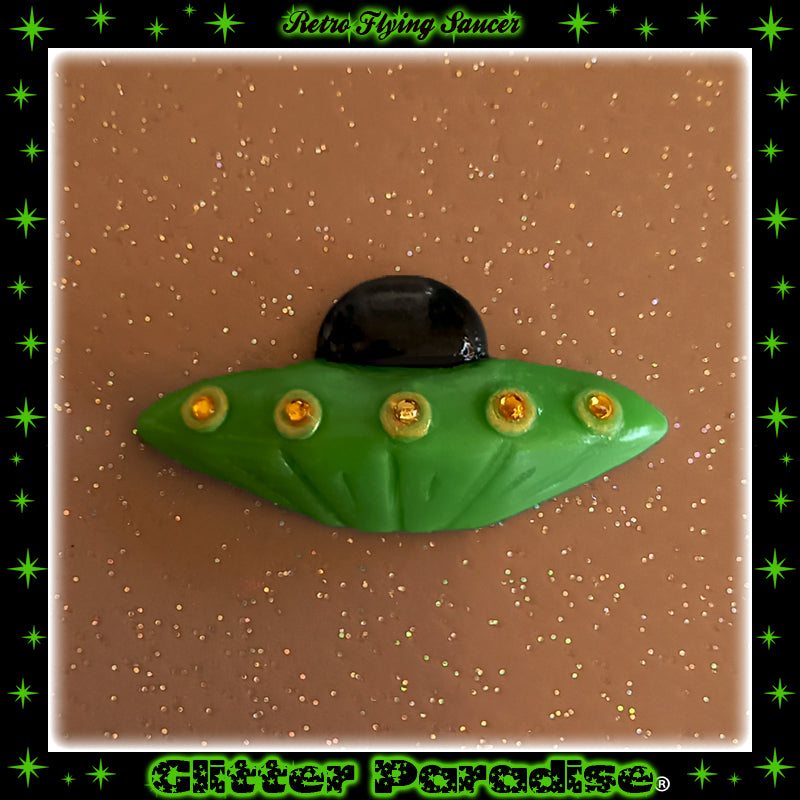 Brooch: Retro Flying Saucer
