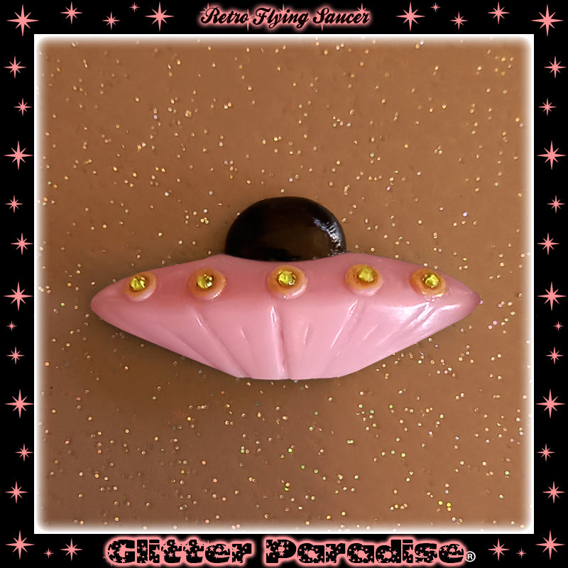 Brooch: Retro Flying Saucer