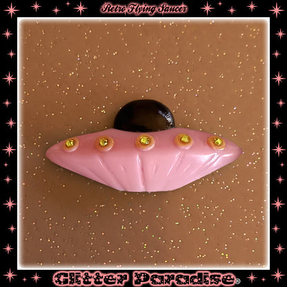 Brooch: Retro Flying Saucer