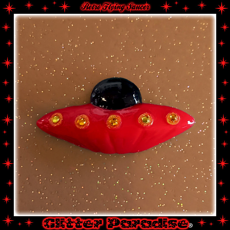 Brooch: Retro Flying Saucer