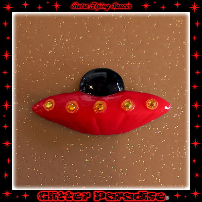 Brooch: Retro Flying Saucer