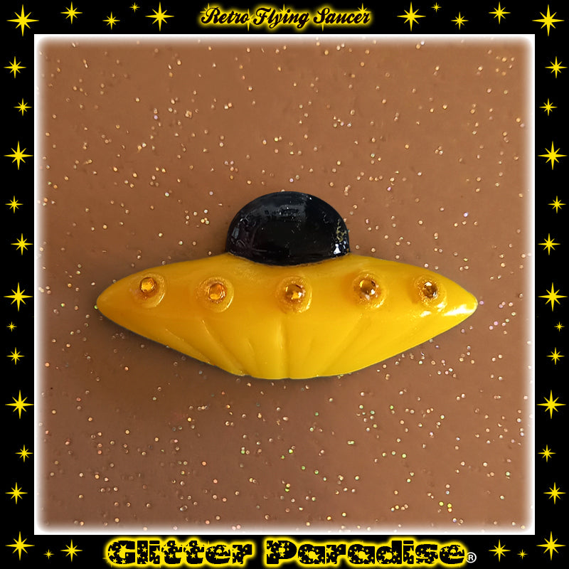 Brooch: Retro Flying Saucer