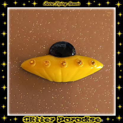 Brooch: Retro Flying Saucer
