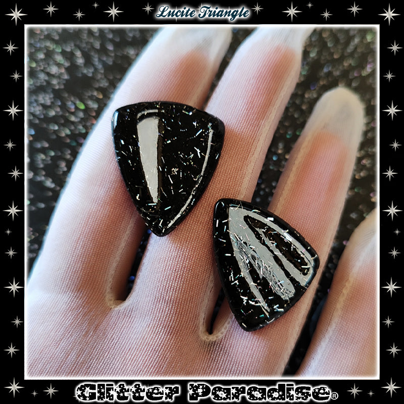 Boucles d'oreilles : Confetti Lucite Triangle Black and Tinsel