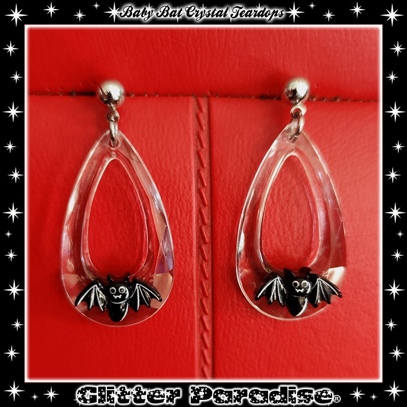 Pendientes: Baby Bat Crystal Teardrops