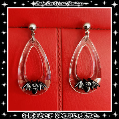 Pendientes: Baby Bat Crystal Teardrops