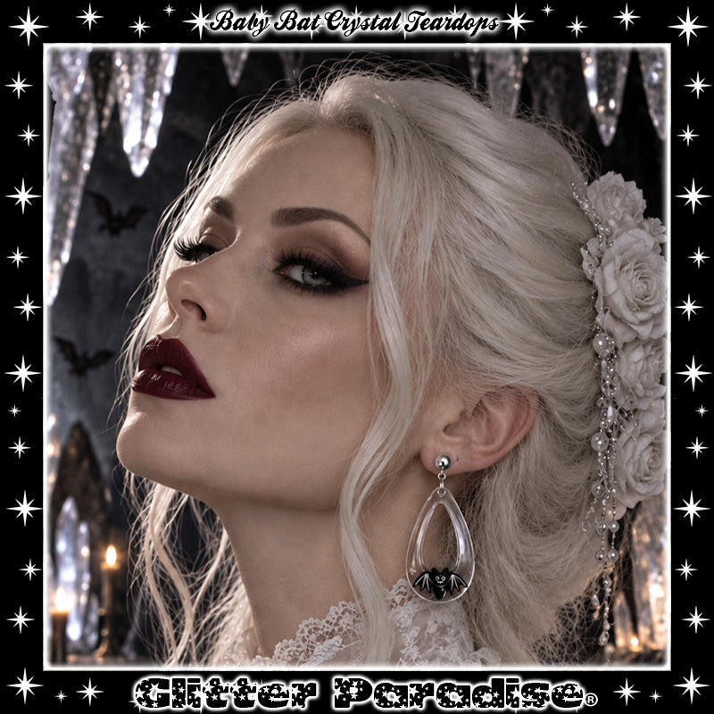 Pendientes: Baby Bat Crystal Teardrops