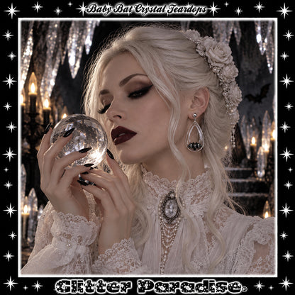 Pendientes: Baby Bat Crystal Teardrops