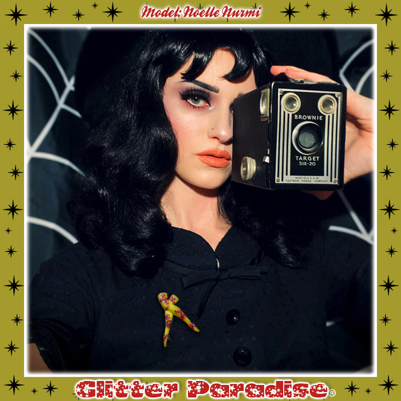 Brooch: Zombie Pinup Legs
