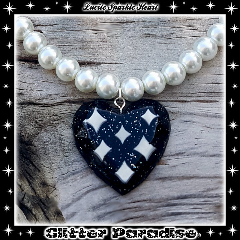 Collar : Lucite Sparkle Heart & Pearls