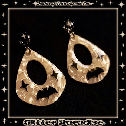 Boucles d'Oreilles : Mother of Pearl Atomic Bat