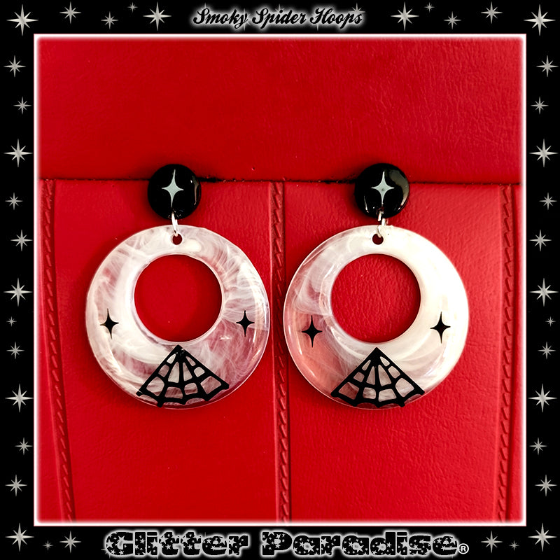 Pendientes: Smoky Spider Web Hoops