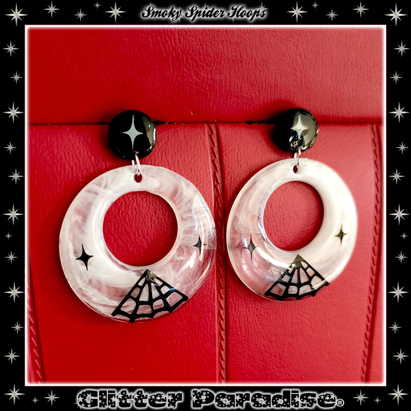 Pendientes: Smoky Spider Web Hoops