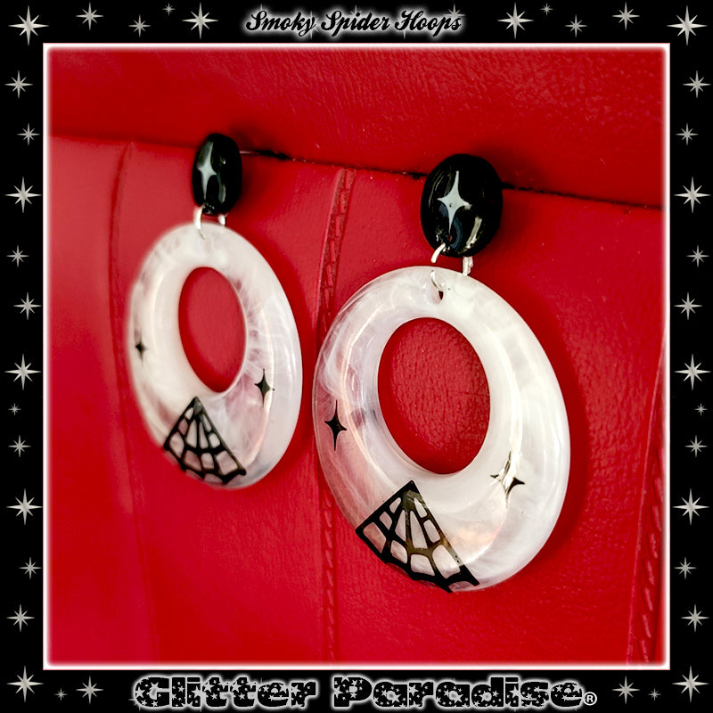 Pendientes: Smoky Spider Web Hoops