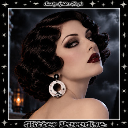 Pendientes: Smoky Spider Web Hoops