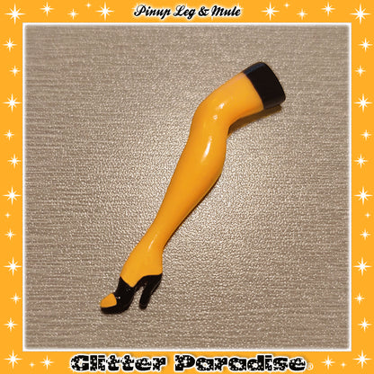 Brooch: Pinup Leg Color