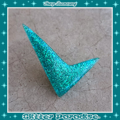 Brooch: Confetti Lucite Sharp Boomerang Dust