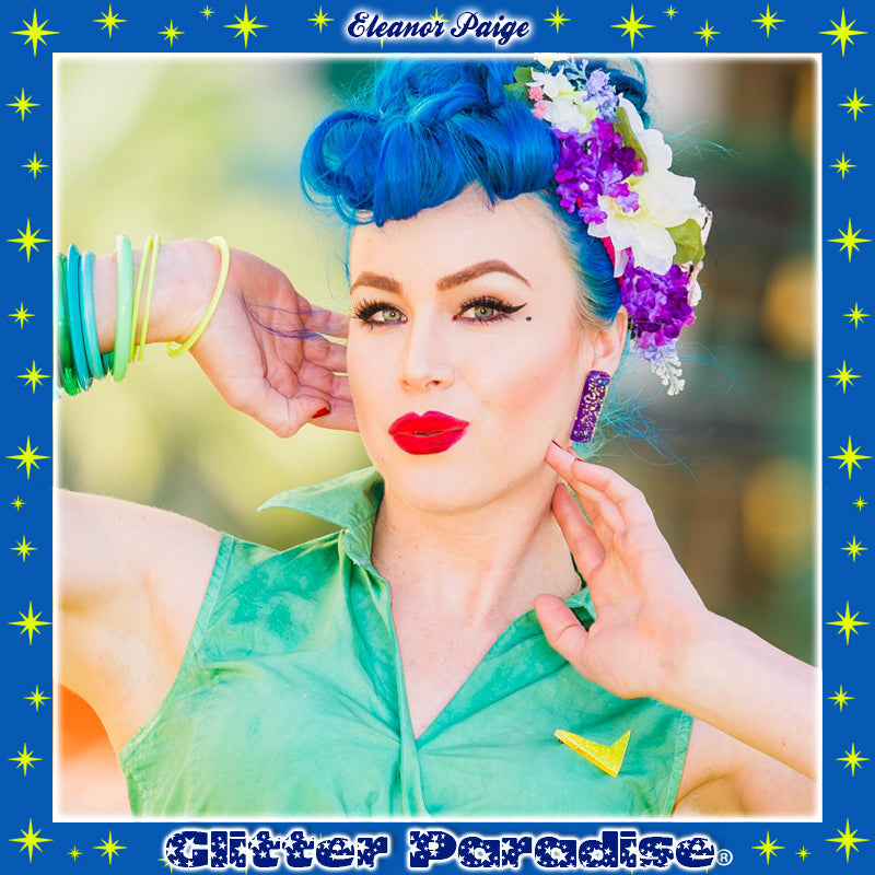 Brooch: Confetti Lucite Sharp Boomerang Dust